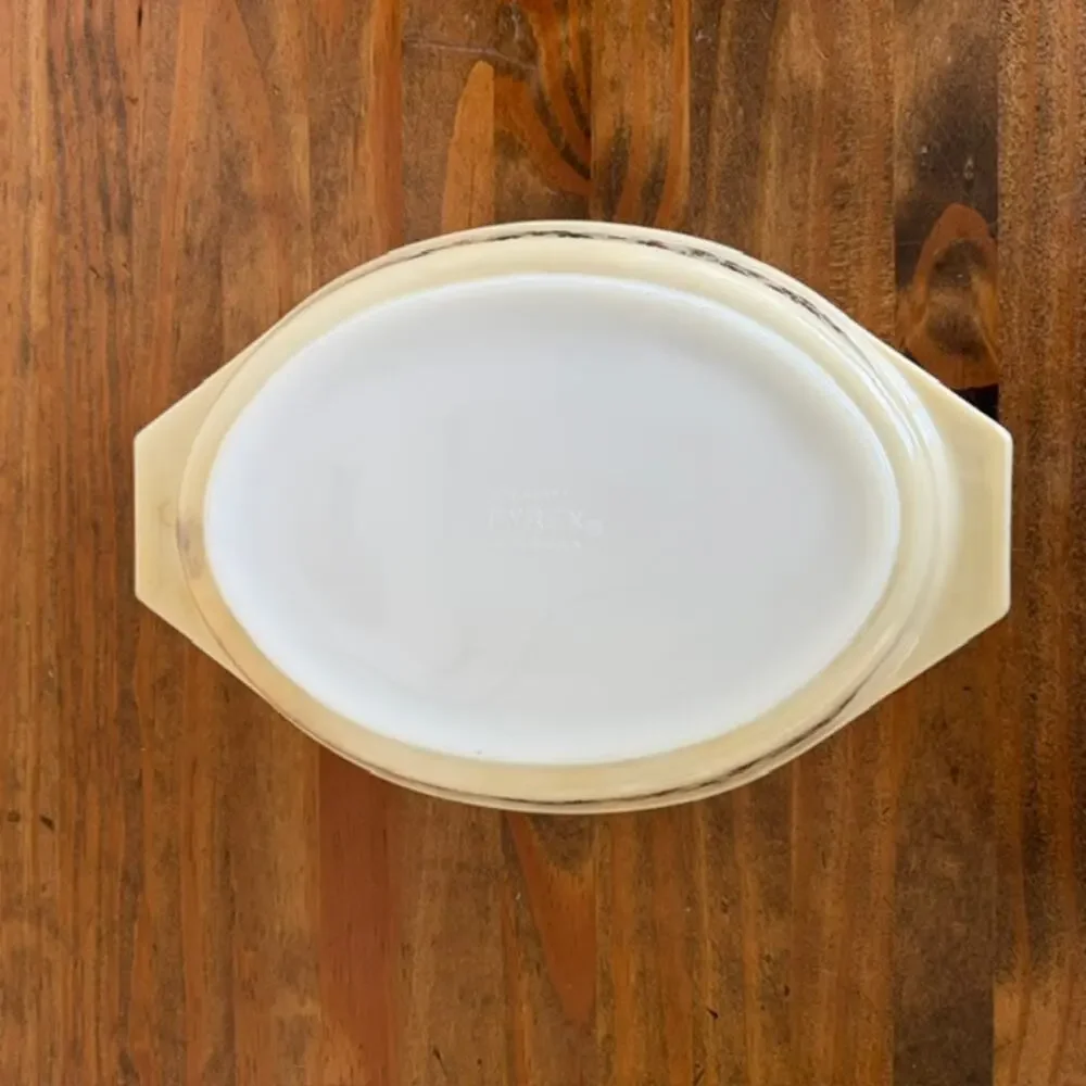 Vintage Pyrex Golden Acorn Oval Casserole Dish 1.5qt
